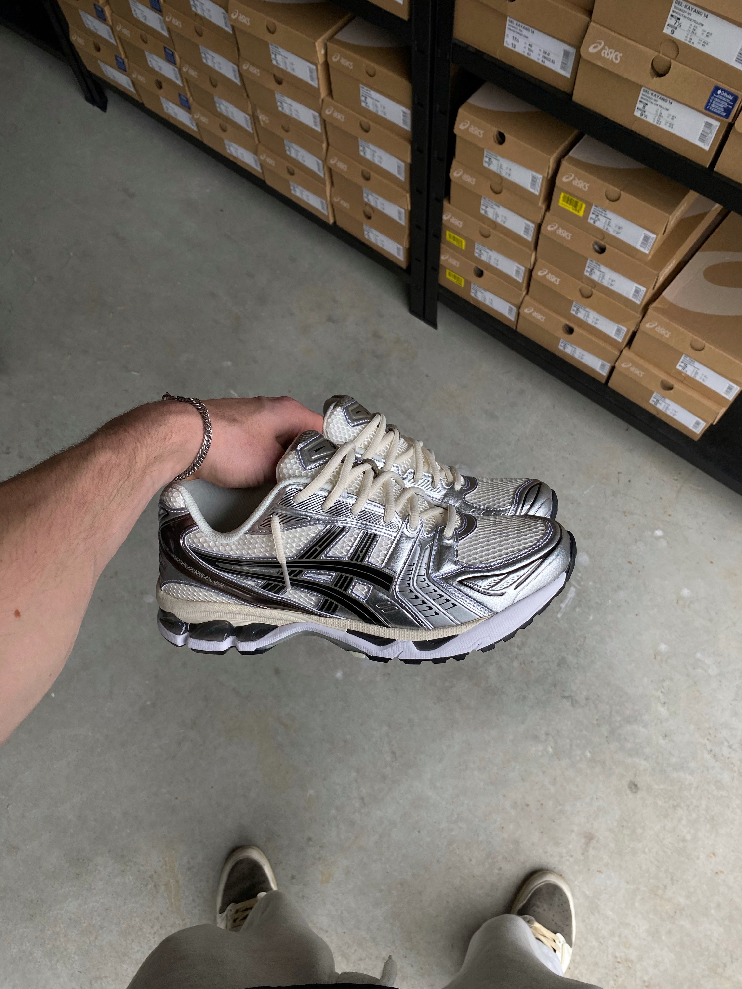 ASICS gel kayano “Black Plum”