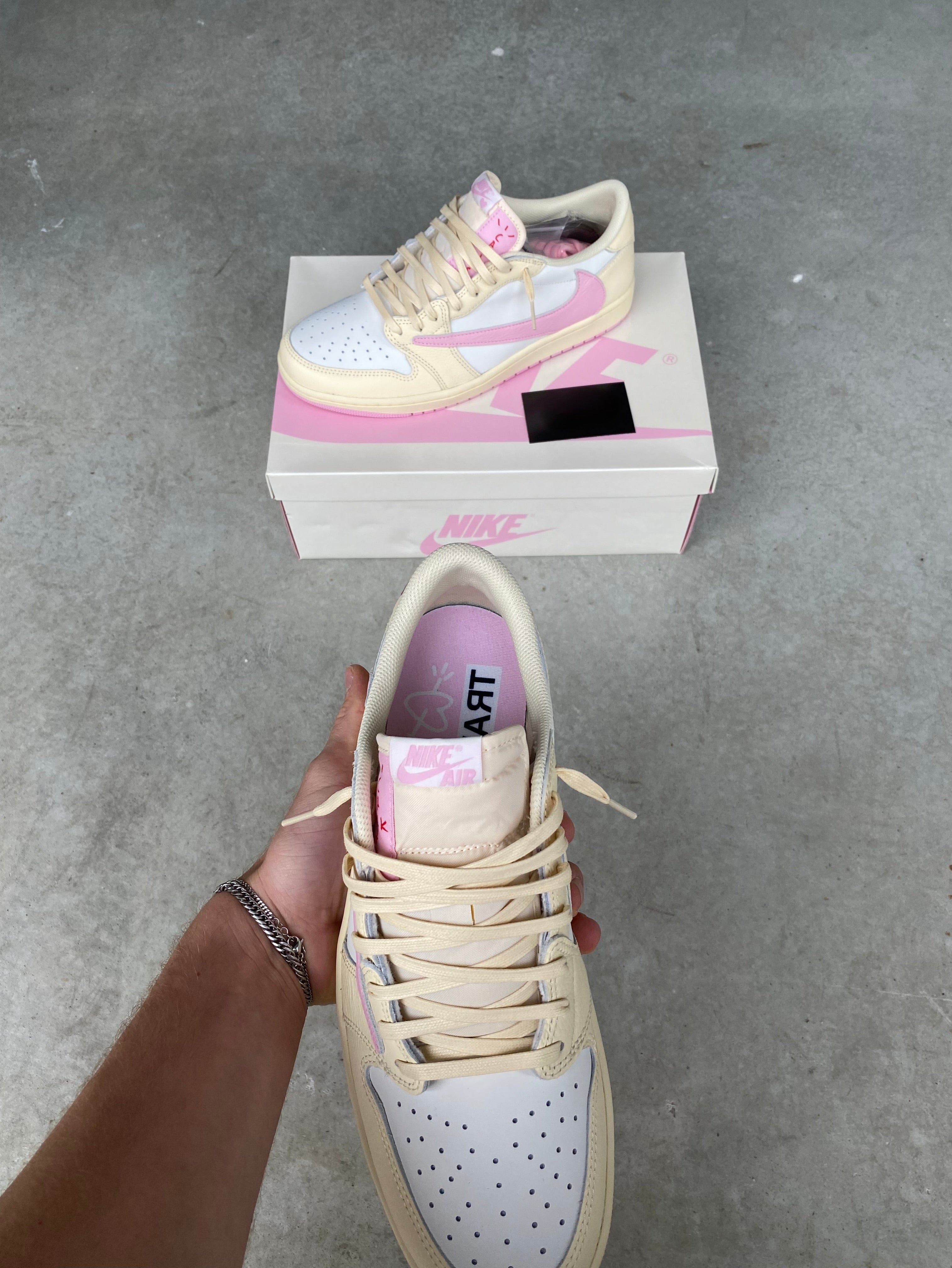 Travis Scott x Jordan 1 Retro Low OG SP 'Shy Pink'