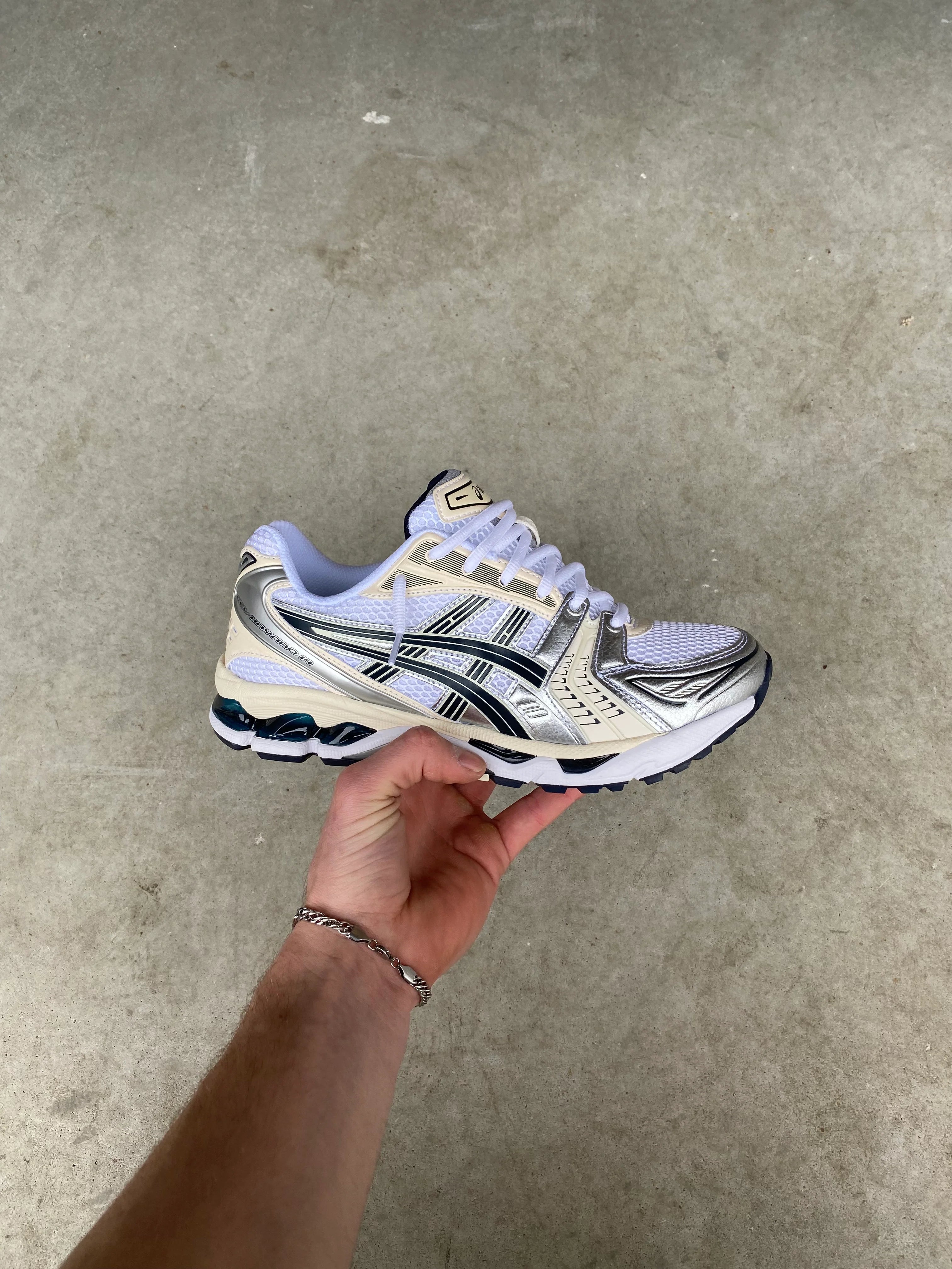 ASICS gel kayano “White Midnight”