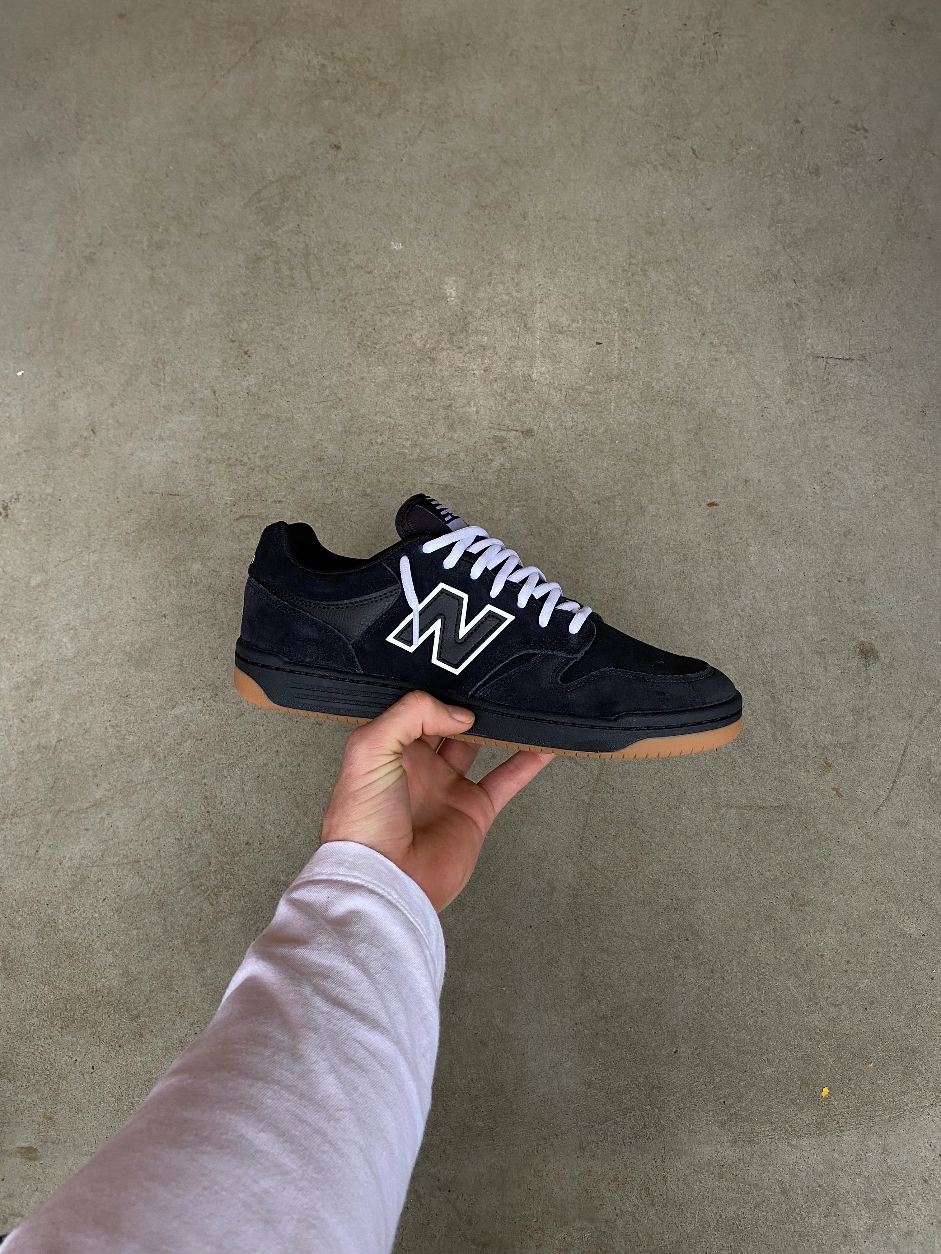 New balance “Black White”