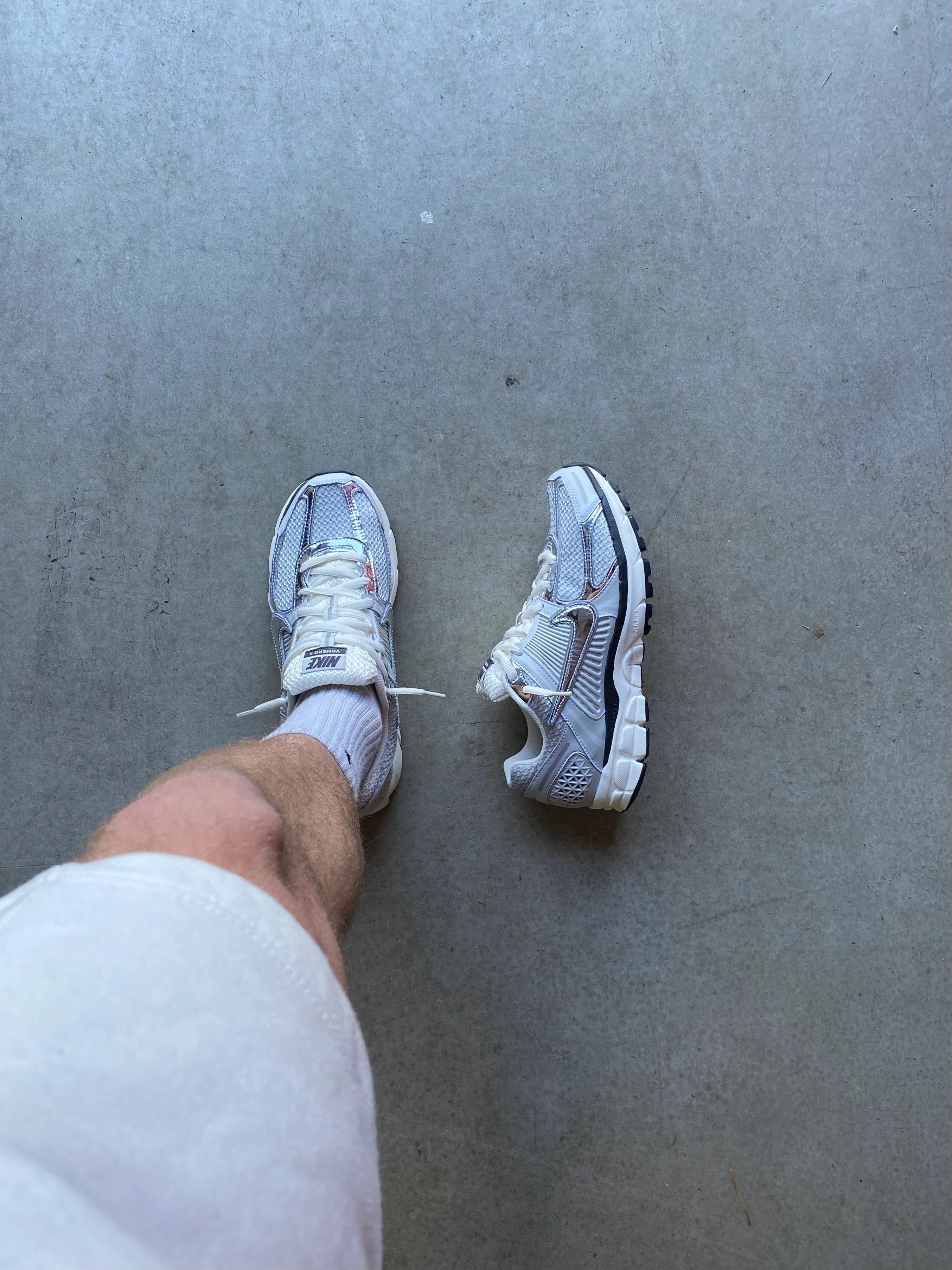 Nike vomero “chrome”