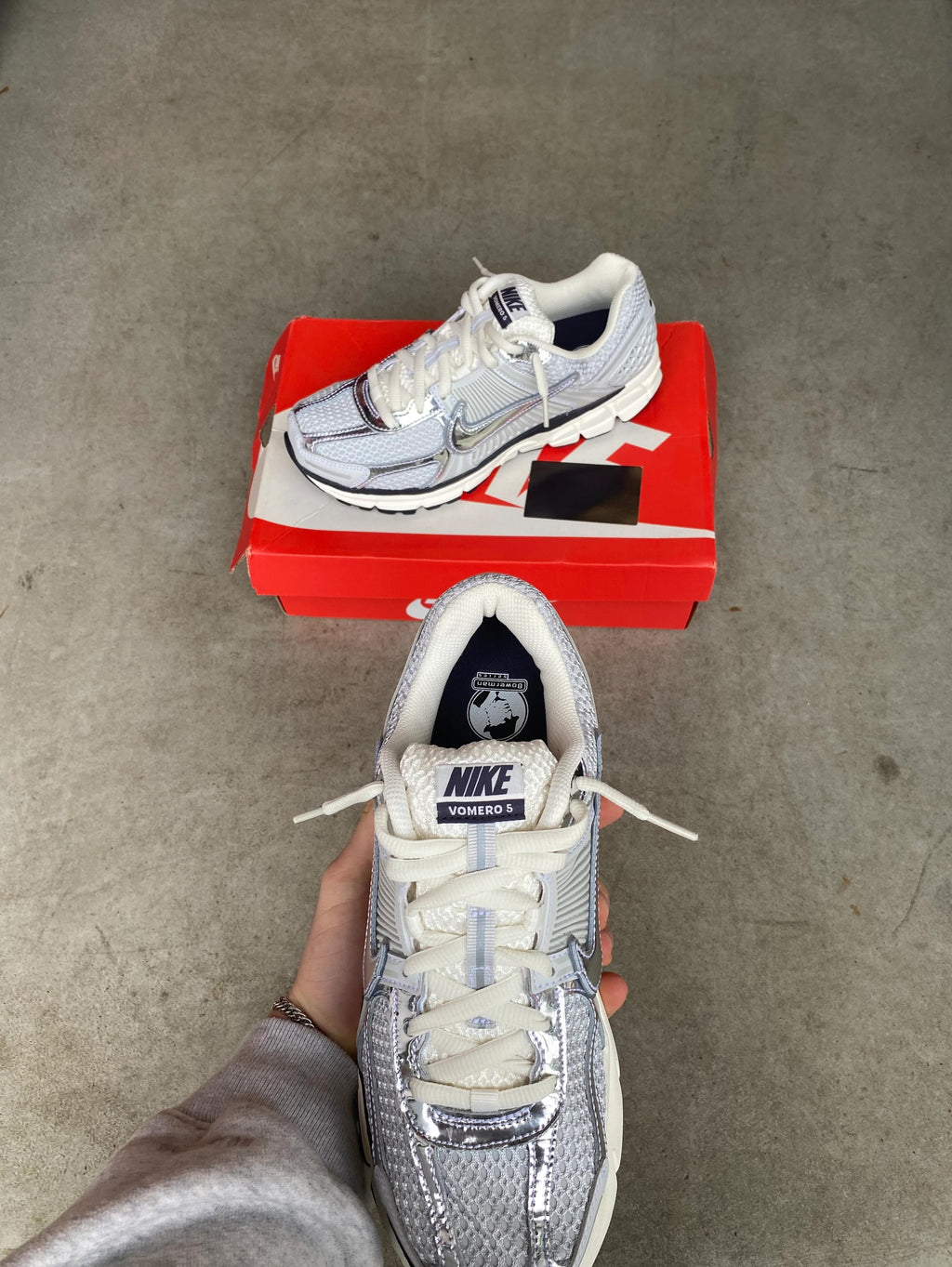 Nike vomero “chrome”