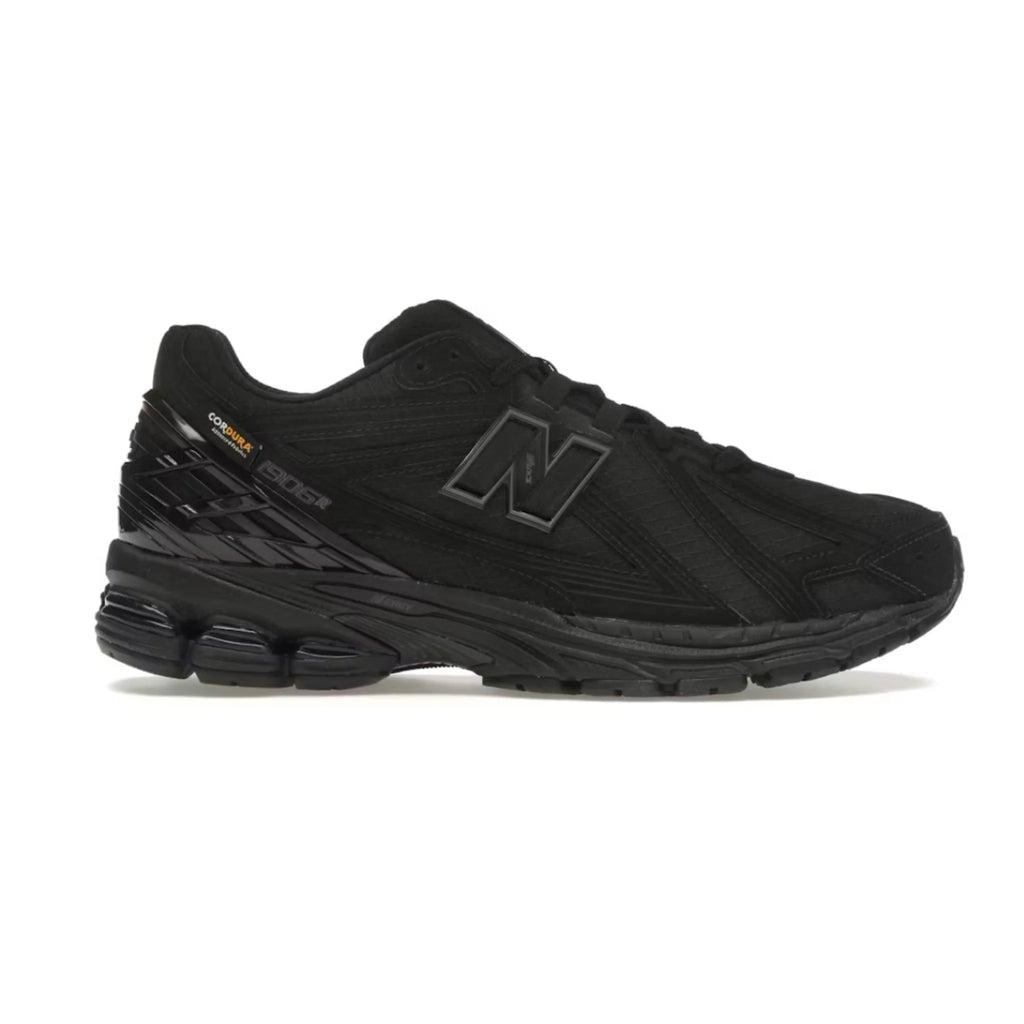 New balance “Cordura black"