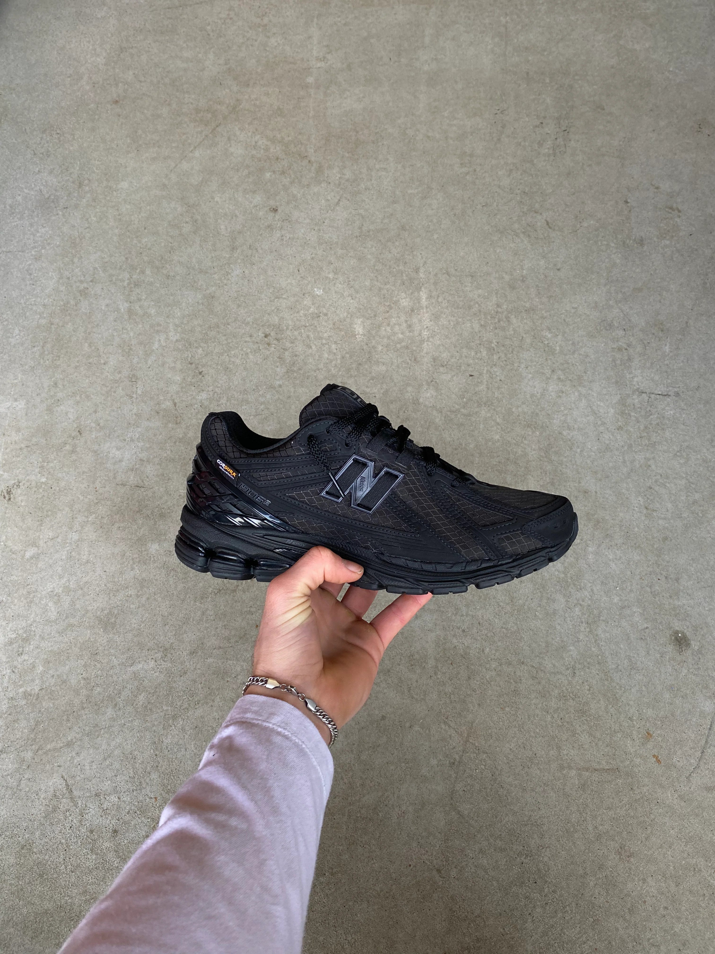 New balance “Cordura black"