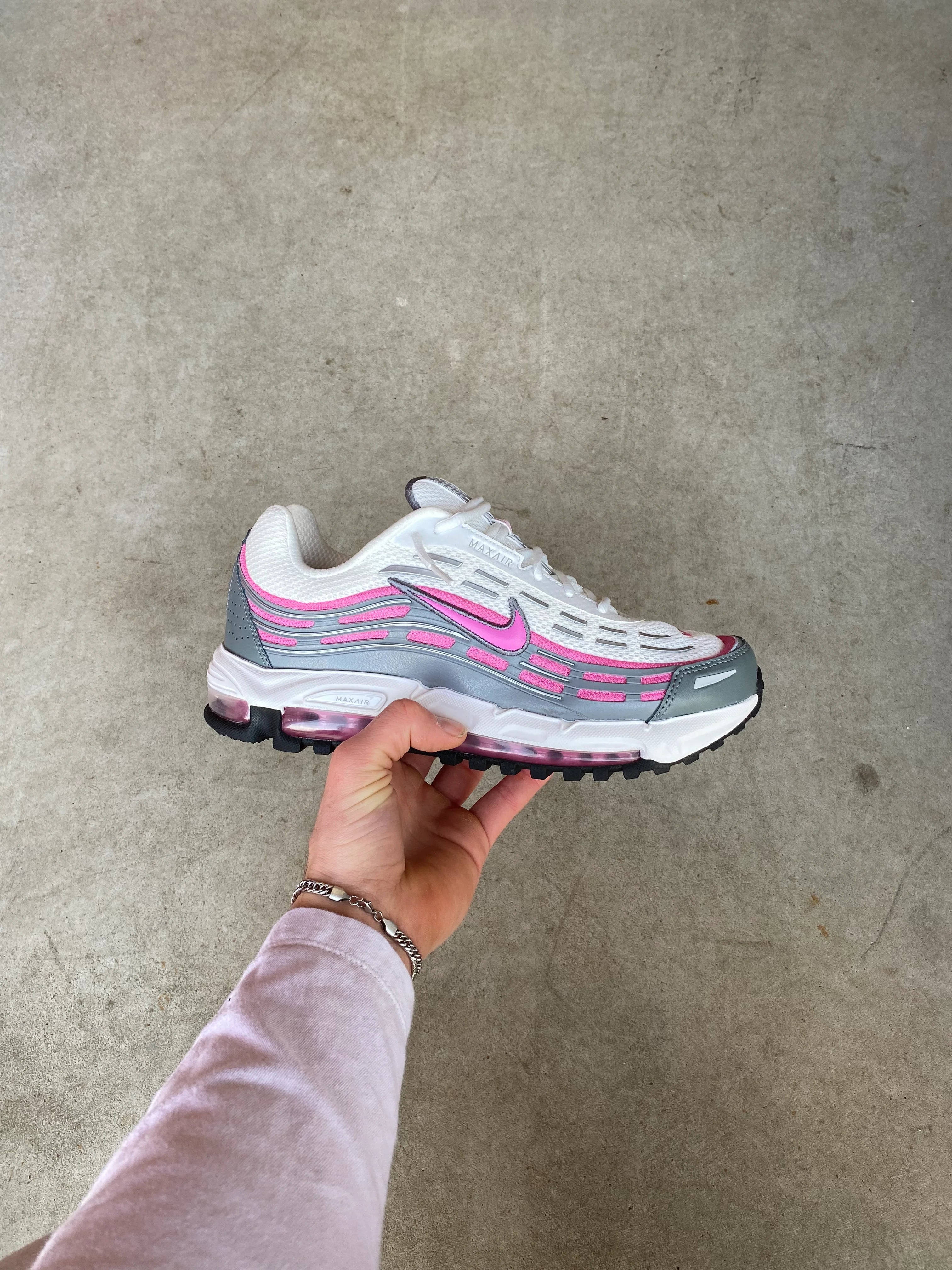 Nike Airmax “pink smoke”