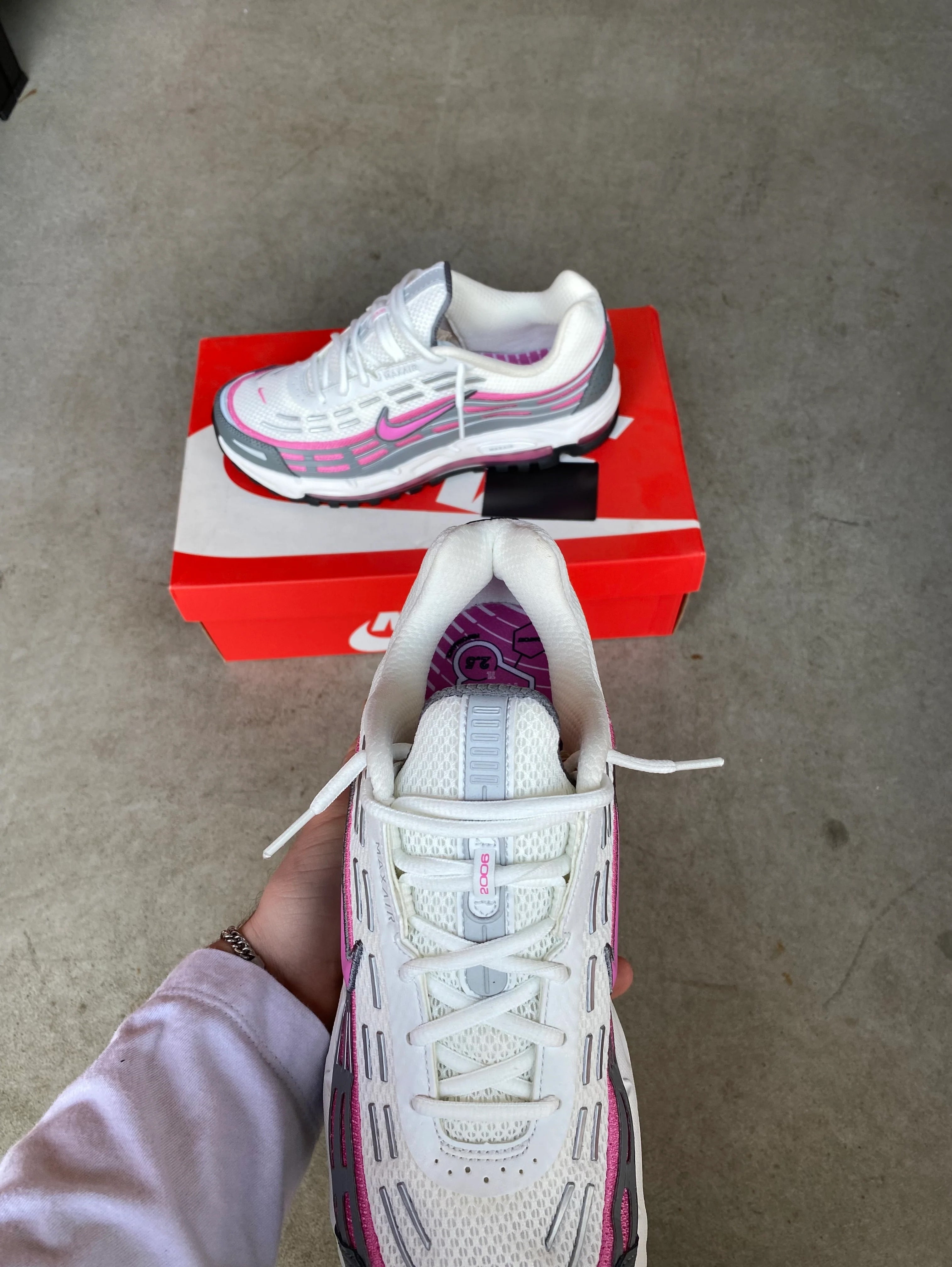 Nike Airmax “pink smoke”