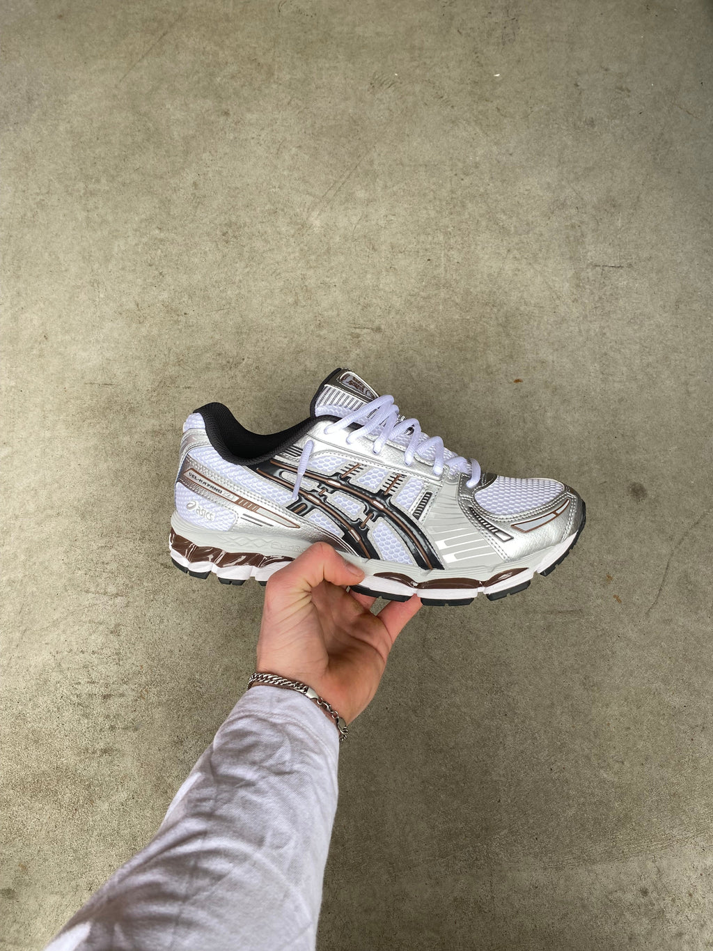 ASICS gel kayano “white graphite grey”